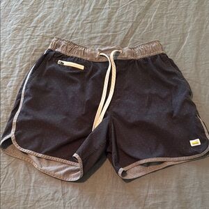 Vuori Banks Short 5”
